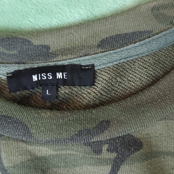 Miss Me Camo Crewneck Sweatshirt Women's Large - Picture 2 of 4